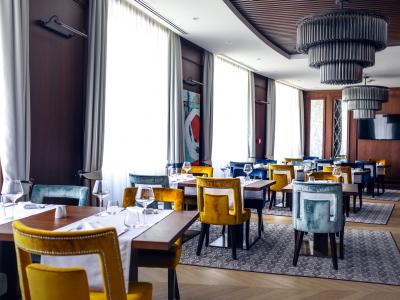 Gallery Aaperitiv bar 452