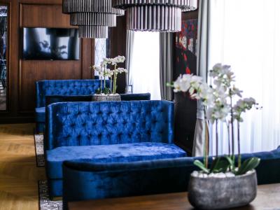 Gallery Aaperitiv bar 458